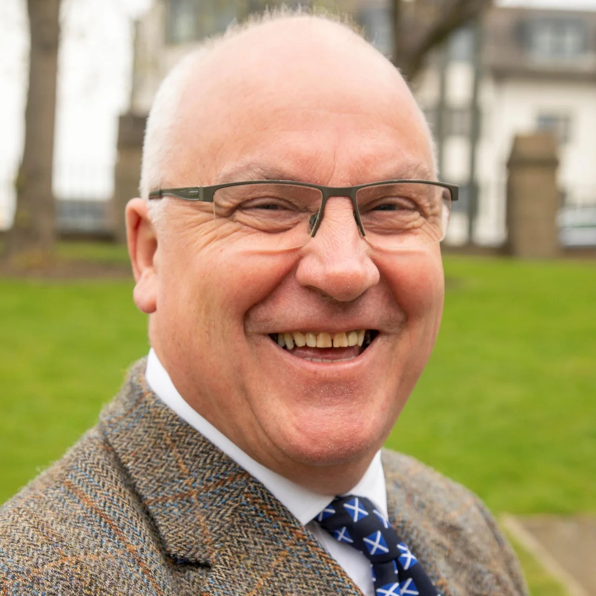 Explore Edinburgh with Neil F. - Private Tour Guide | ToursByLocals