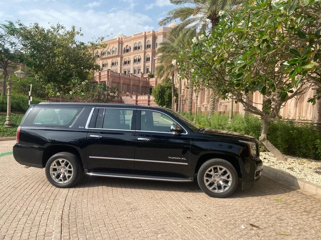 By luxury GMC Car : private Abu Dhabi 10 hours tour with professional ...