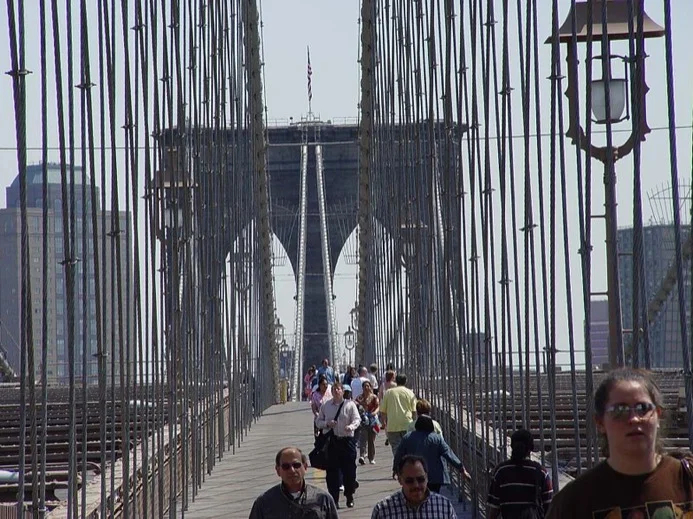Traffic across the bridge