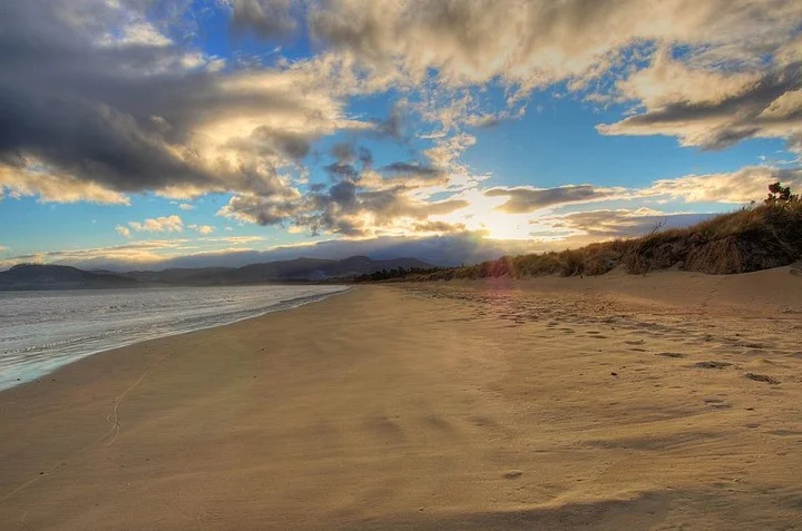 Seven Mile Beach along the East Coast