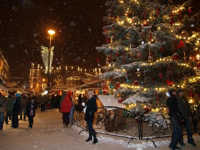 Snow falling in Budapest