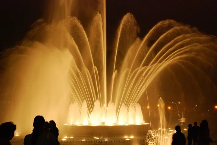 Evening at the city's spectacular fountains