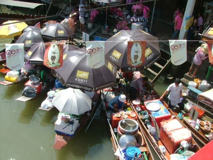 Market Boats