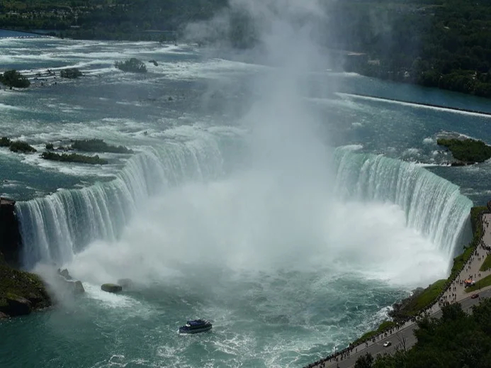 Horseshoe falls from above