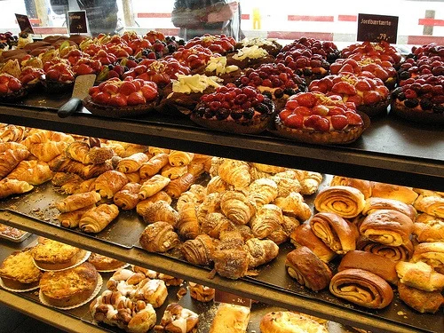 How to pick?? (The counter at Lagkagehuset)