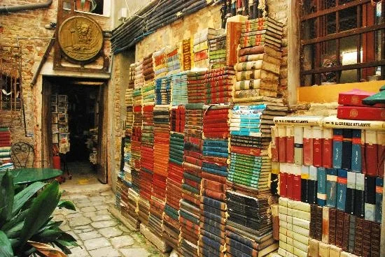 The entry to Libreria Acqua Alta, Venice