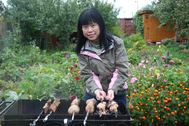 A ToursByLocals visitor from Hong Kong visits Irina's Dacha