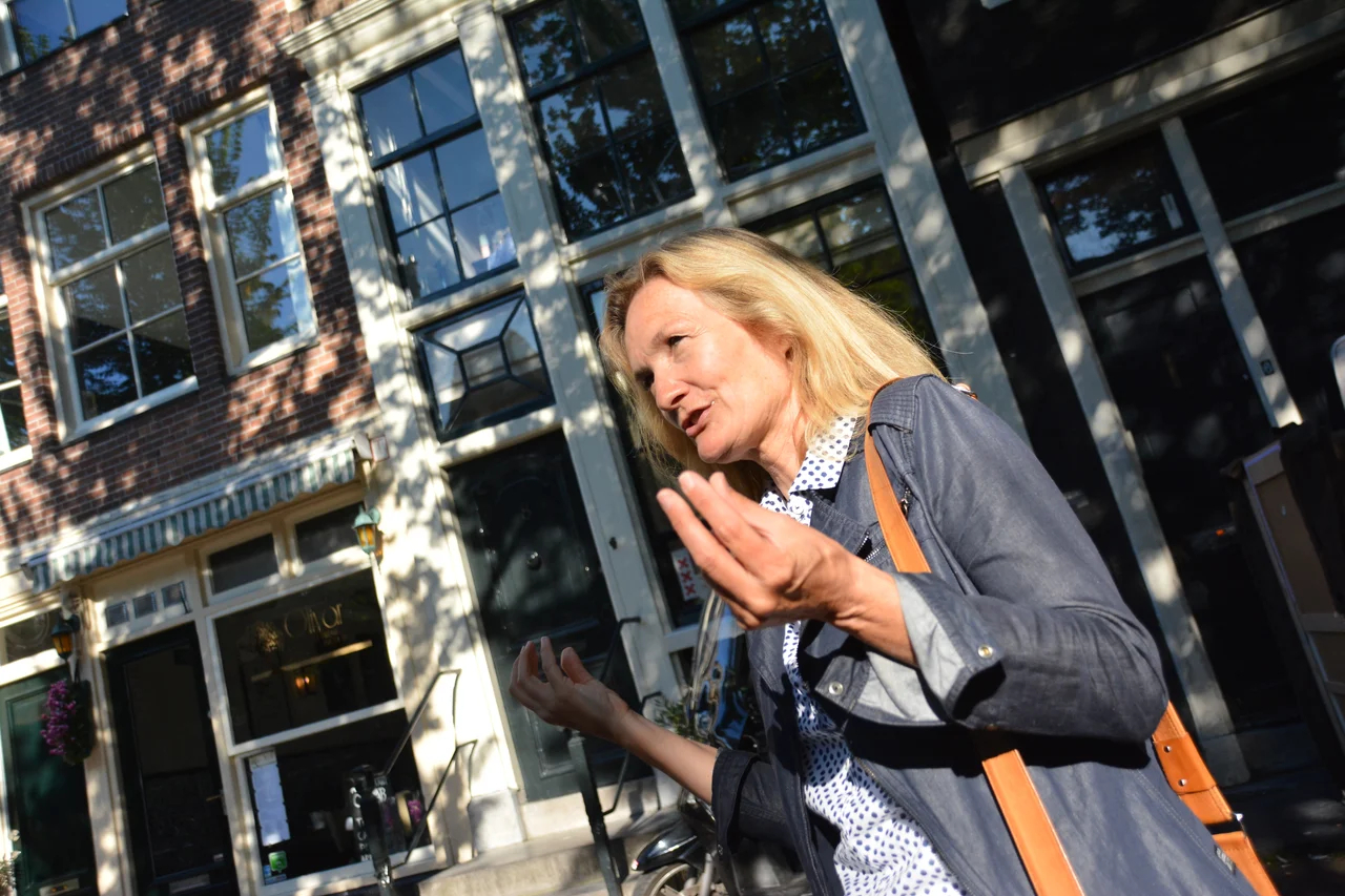 local amsterdam tour guide