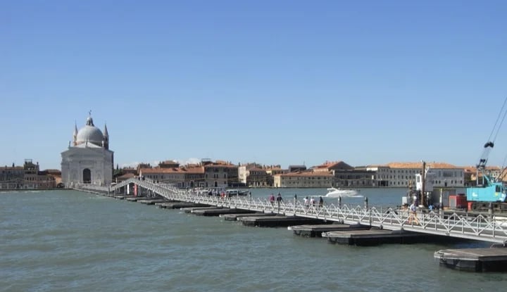 Temporary bridge leading to the Church