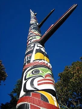 World's tallest totem pole in Victoria BC measures 127 feet 7 inches