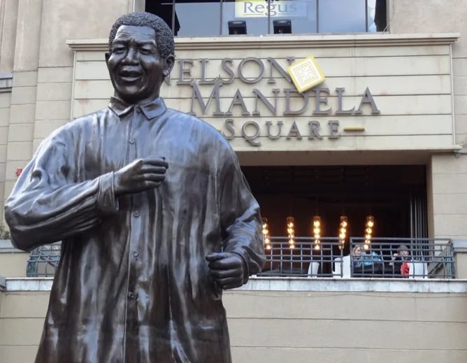 Nelson Mandela statue in Sandton City