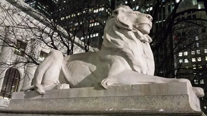 "Fortitude" guarding the public library