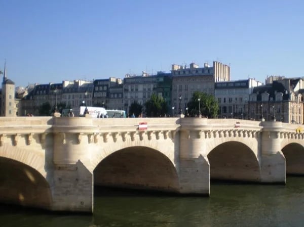 3 hour Highlights of Paris / Wonderful overview for first-time visitors.