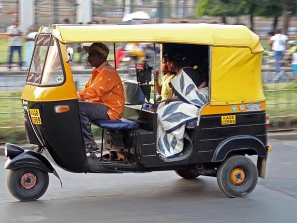 Tuk tuk Tour of Jaipur-Real Ride & Real Life and Move around Pinkcity Differently