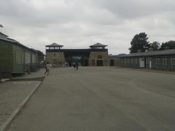 Concentration Camp Mauthausen and Ebensee Tour with a licensed Austriaguide