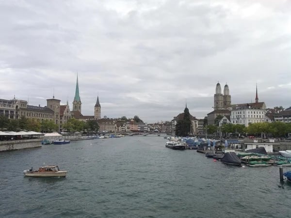 Transfer with Sightseeing from Salzburg to Zurich or Zurich to Salzburg