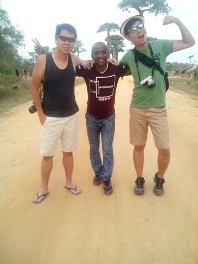 My guests are from China. we are visiting the famous avenue of baobab in Morondava