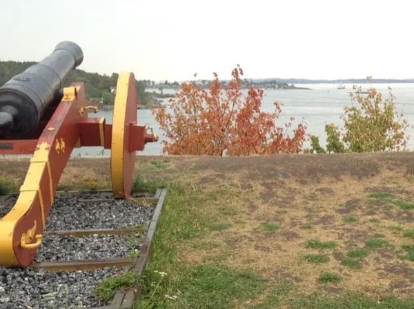 Discover the beautiful Hovedøya
