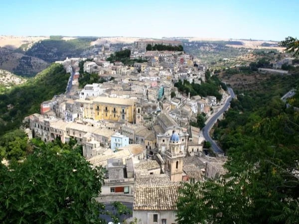 Half Day Walking Tour from Upper Ragusa to Ragusa Ibla
