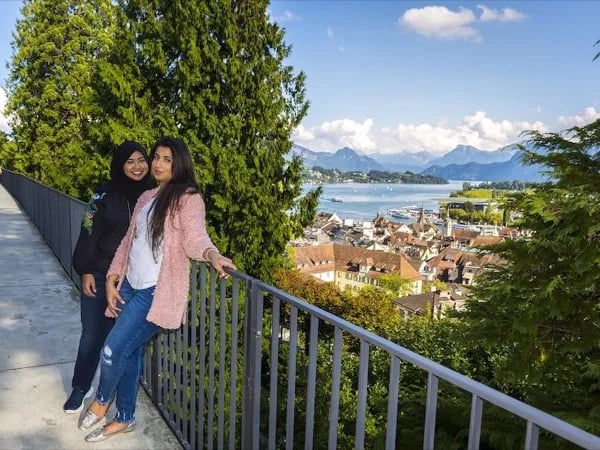 Lucerne morning walking tour.
