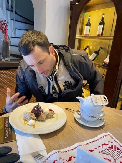 Funeral cake - Being sad and sorrow after Bran Castle Tour