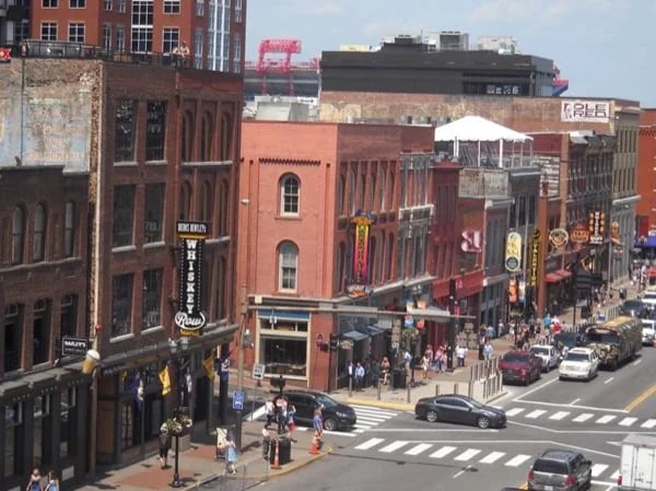 Downtown Nashville Walking Tour -From Union Station Hotel to the Cumberland River
