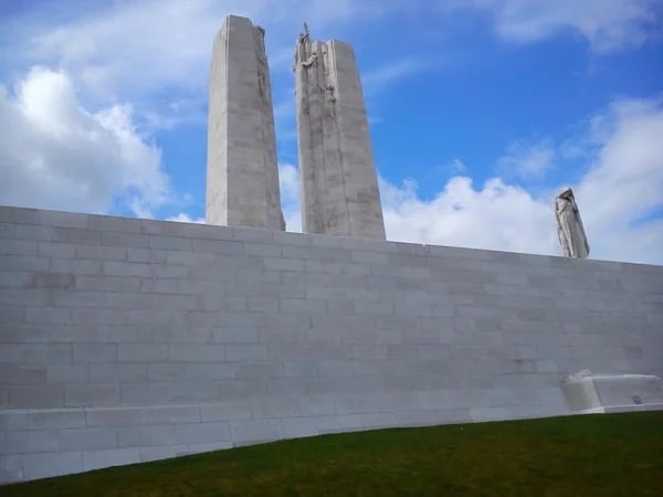 Canadian Full Day Tour to Vimy and the Somme Battlefields