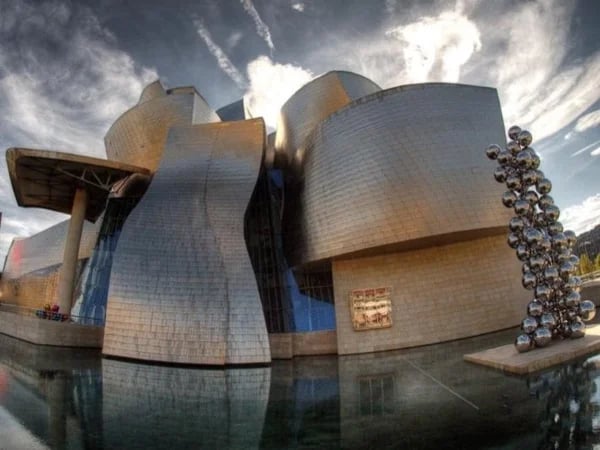Bilbao city tour: architecture, history and culture