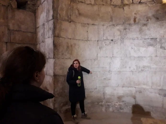 Guiding in Diocletian's palace substructures