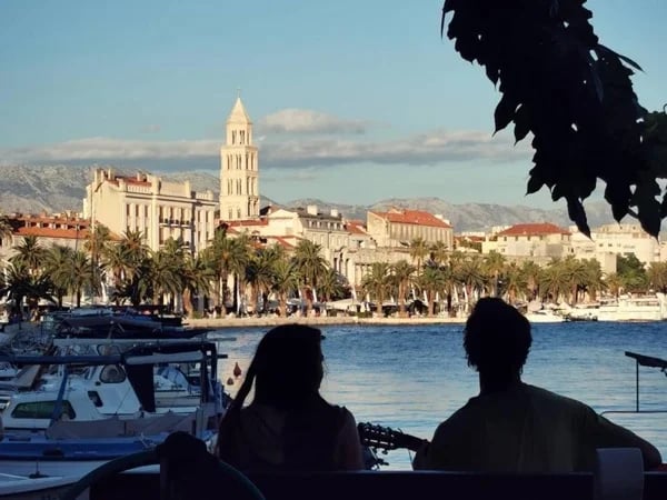 Dig Deep: Split private extended walking tour