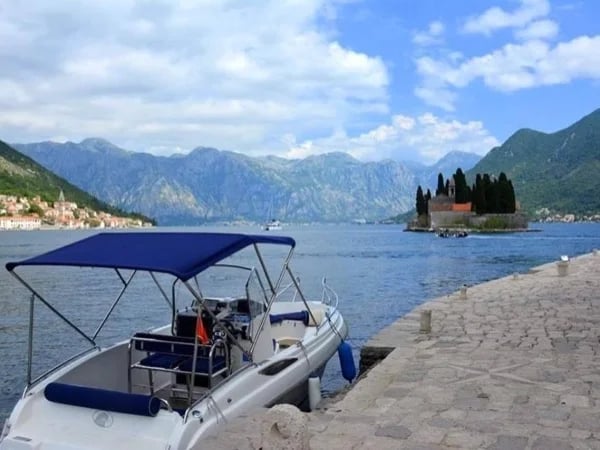 Speedboat Private Tour Kotor and Perast Highlights