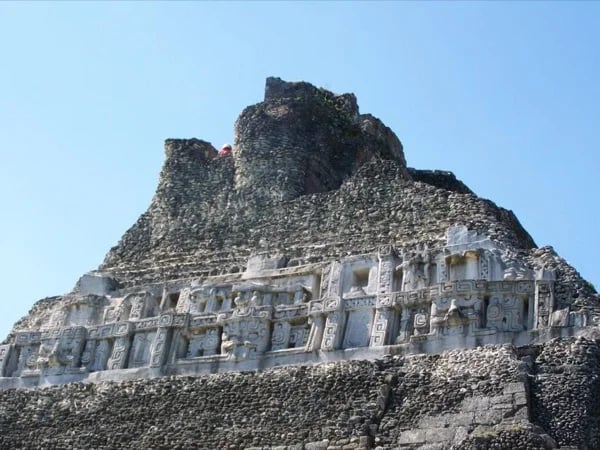 Private tour of Xunantunich and live the Mayan culture