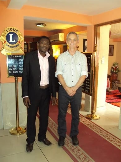 First meeting at hotel with traveller