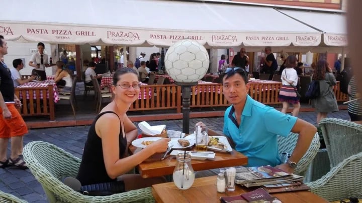 Having a well deserved lunch after a walking tour