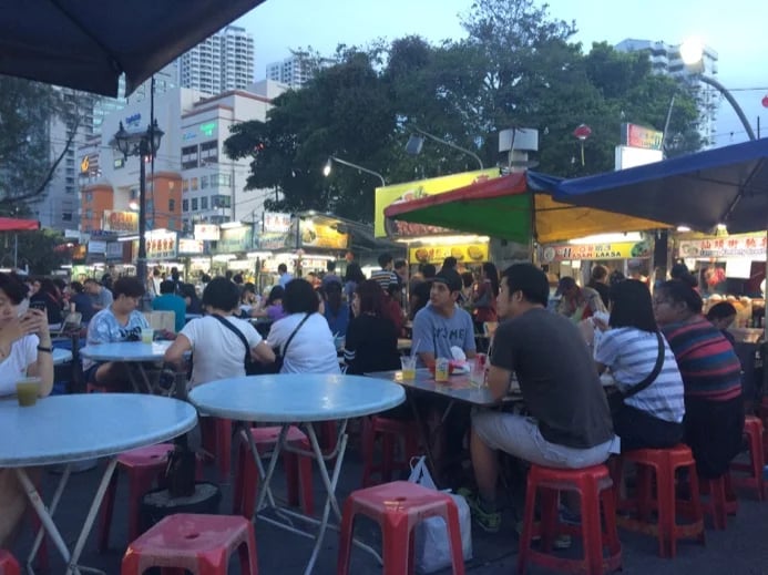Night Hawker Foods Center - Esplanade, go for a bowl of Assam Laksa.