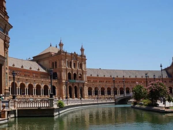 Full-day private tour in Seville