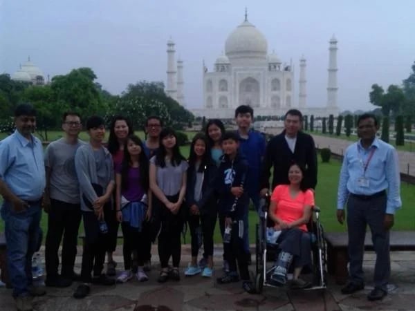 Pick Up From Railway Station, Agra - Visit Taj mahal, Fort etc, Drop You To Delhi By Road