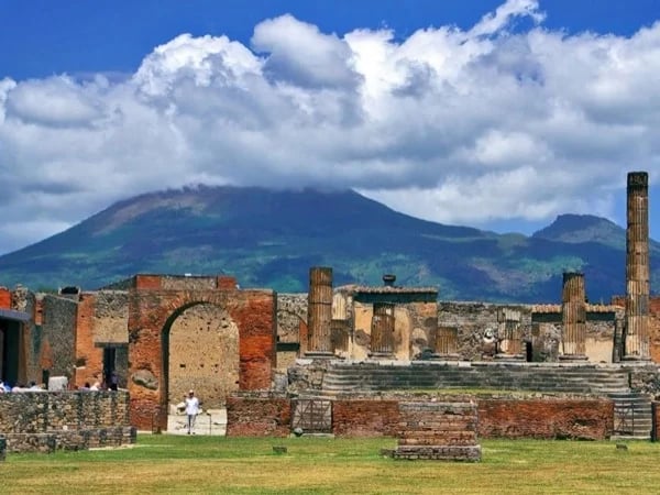 Pompeii, Mt. Vesuvius and Wine Tasting tour