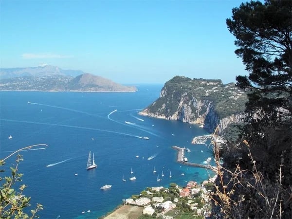 Sightseeing Tour with Transfer from Naples to Sorrento