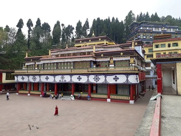 Explore Gangtok, amazing place of scenic beauty and striking views
