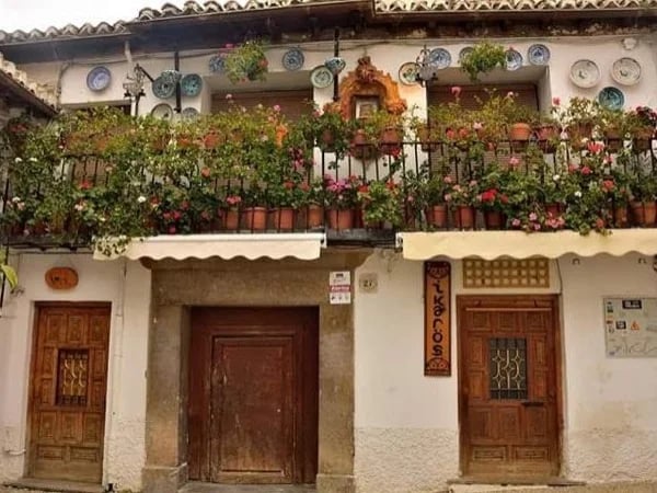 Granada - Albaicin and Sacromonte Walking Tour