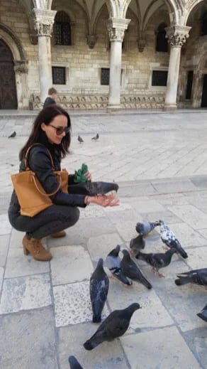 Feeding the pidgeons1