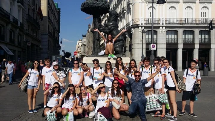 my loved and crazy Brazilian students with the symbol of Madrid