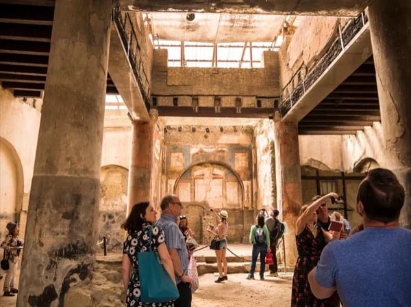 Pompeii and Herculaneum with private transportation