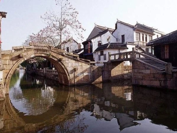 Private Full-Day Zhouzhuang Tour from Shanghai by Public Transportation