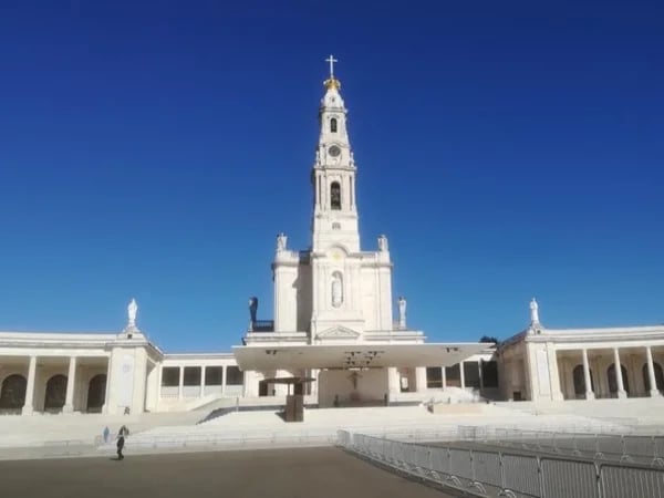 Fátima-Batalha-Nazaré-Obidos Full Day Tour