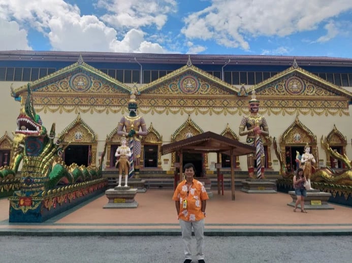 ENTRANCE TO TEMPLE OF THE RECLINING BUDDHA