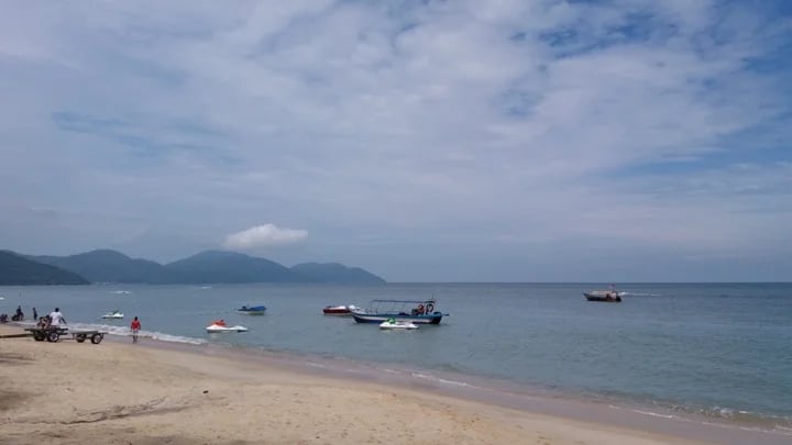 LAZY AFTERNOON AT BATU FERRINGHI BEACH