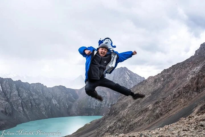 I believe i can fly, i believe i can touch the sky! jumping high :) at alt 3950m at Ala Kul lake