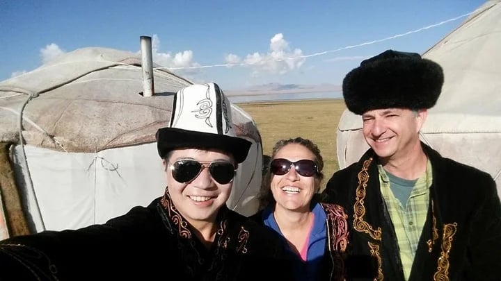 Song Kol, Welcome to Kyrgyzstan!